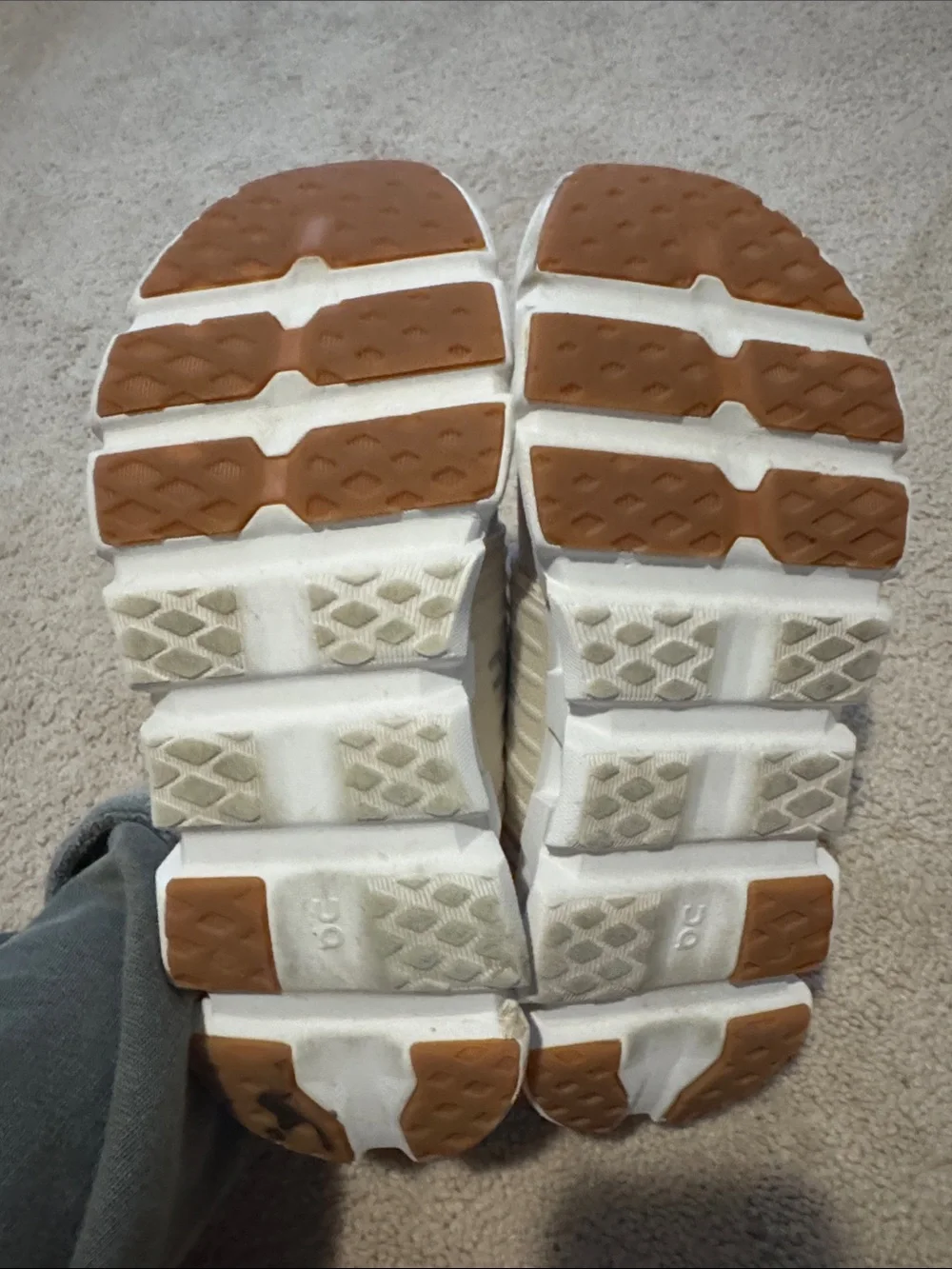 On Running youth Sneakers in Light Beige and White